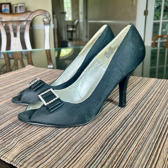 CL Laundry Black Satin Peep Toe Stilettos with Crystal Embellishments Size 10 - Picture 3 of 6